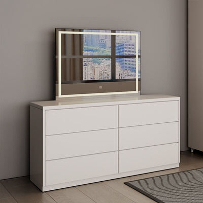 Un ensemble de chambres en bois de grande taille avec rangement, offrant une ambiance minimaliste confortable pour une chambre moderne de luxe complète